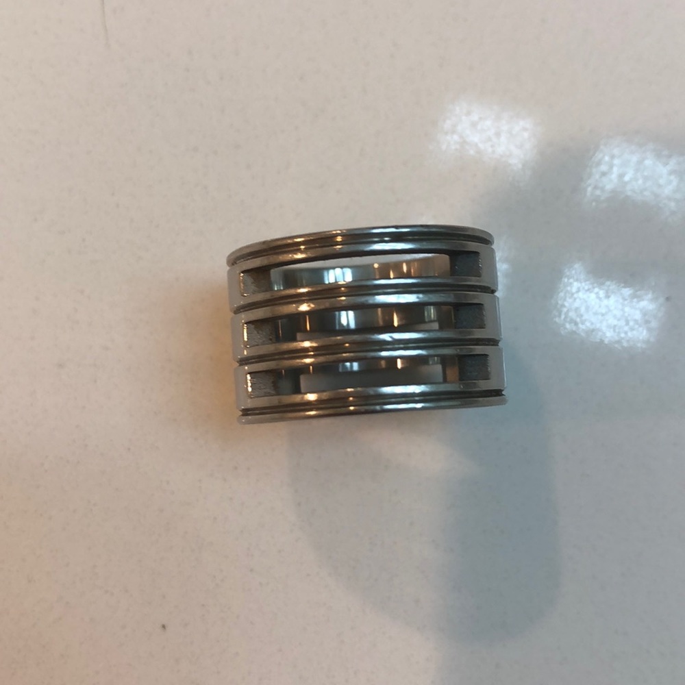 Ring - Picture 2 of 8